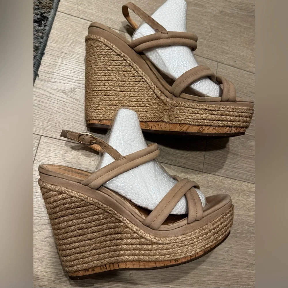 Elegant Tan‎ Wedge Sandals